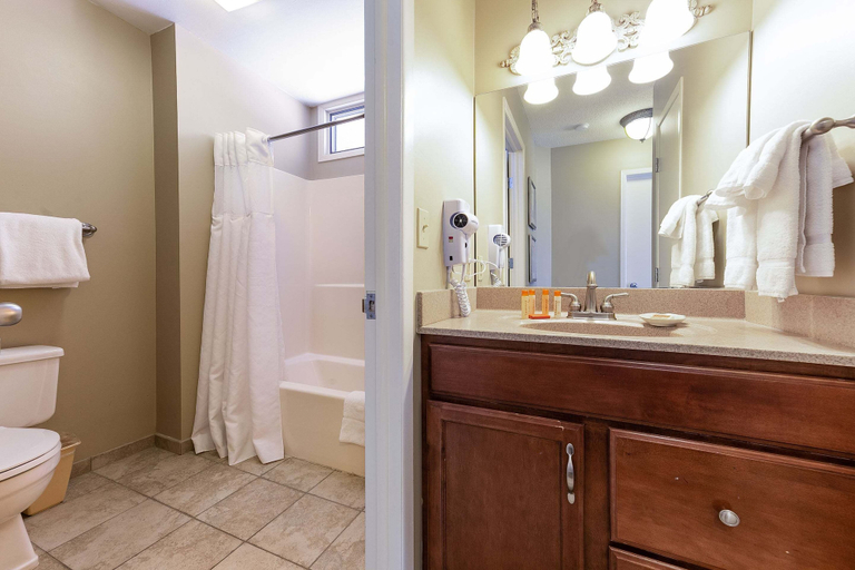 Bathroom 4, The Shores Lake Views Condo Unit 5577, Grand Traverse