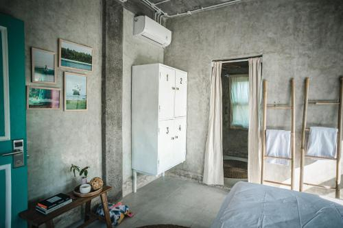 Others 5, Good Mantra Studio, Badung