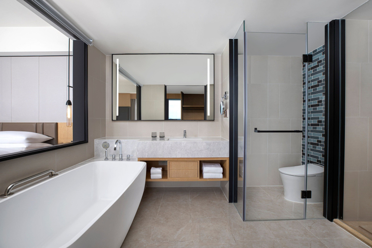 Bathroom 3, Fairfield by Marriott Shenzhen Shenshan Special Cooperation Zone, Shanwei