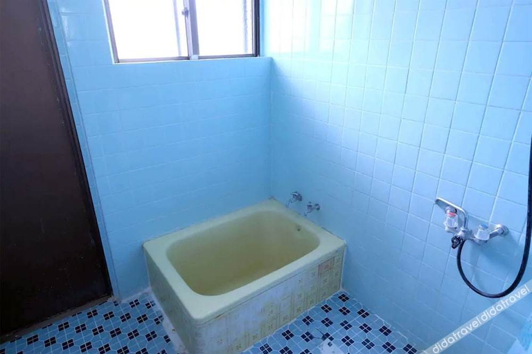 Bathroom, Kumi no Yado Gettou, Kumejima