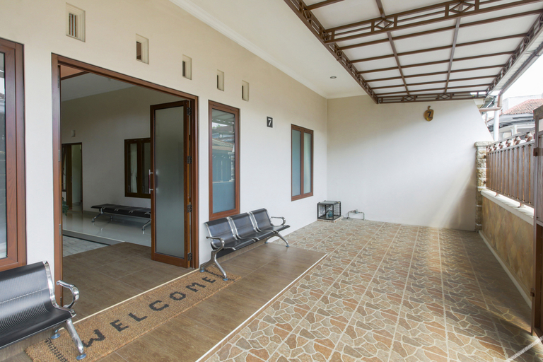 Others 5, RedDoorz @ Syariah House Purwokerto, Banyumas