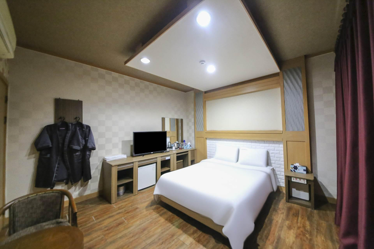Bedroom 4, Taean (Mallipo) Sea Side Castle, Taean
