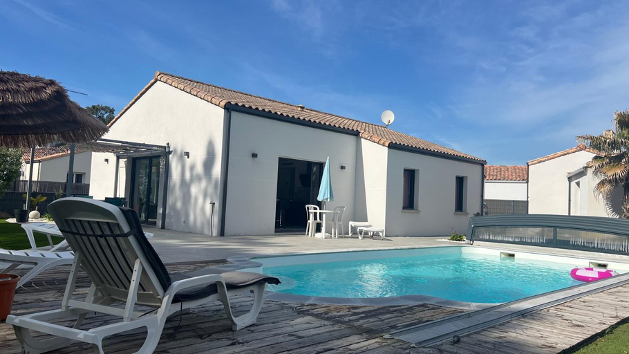 Sport & Beauty 2, Holiday home with private pool, Vendée