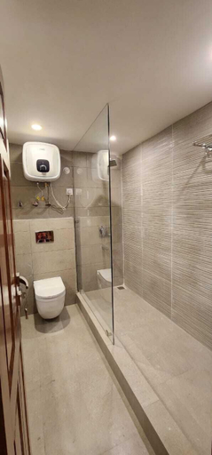 Bathroom 4, Piyush Residency, Shimla