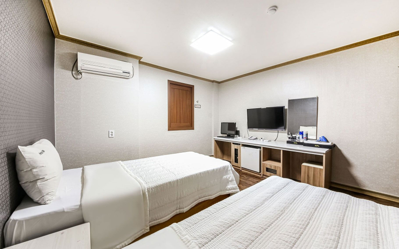 Bedroom 4, Mokpo 1004, Muan