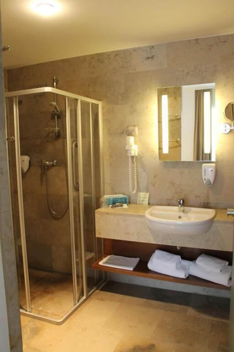 Bathroom 5, Zenit Hotel Balaton, Hévíz/Keszthely