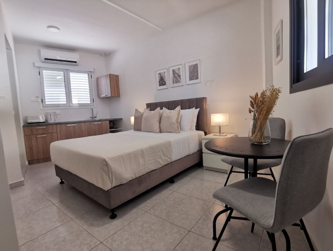 Others 5, Phaedrus Living: Alkminis Seaside Suites Verano