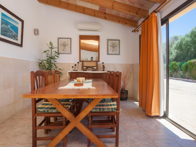 Others 5, Na frare casa de campo, Baleares