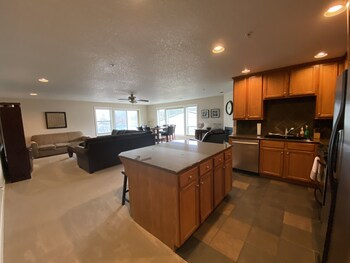 Private Kitchen 4, Rockaway Shores, Tillamook