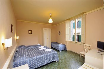 Others 4, Hotel Marine, Florence
