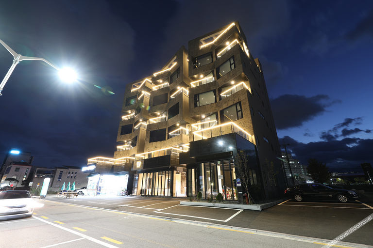Exterior & Views 1, Sokcho W Spa Pool Villa B, Goseong