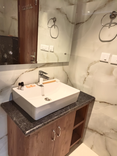 Bathroom 4, RR Hotel and Resort, Kangra