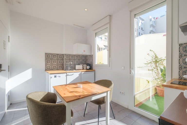 Others 5, Marvellous Apt with a Large Private Terrace, Valencia