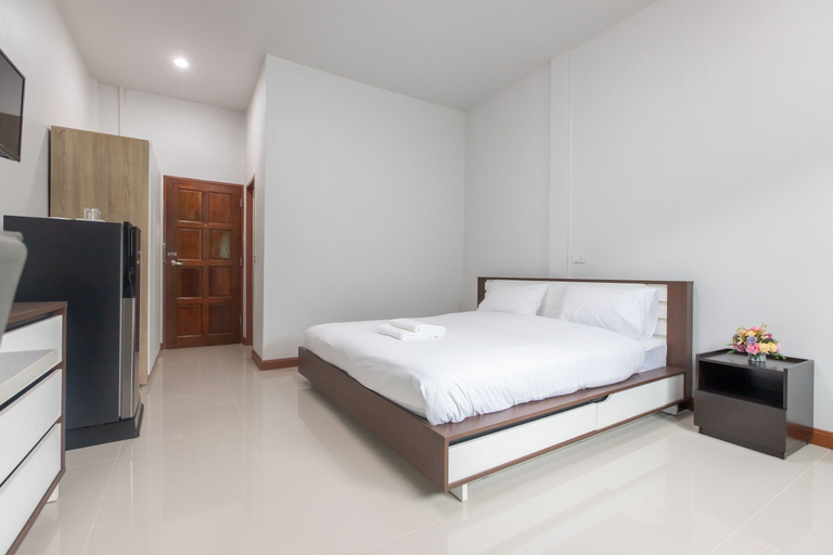 Bedroom 2, Tonsoi Hathairat, Khlong Sam Wa