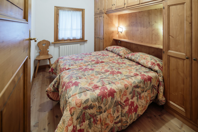 Bedroom 2, Villa Lacedel, Belluno