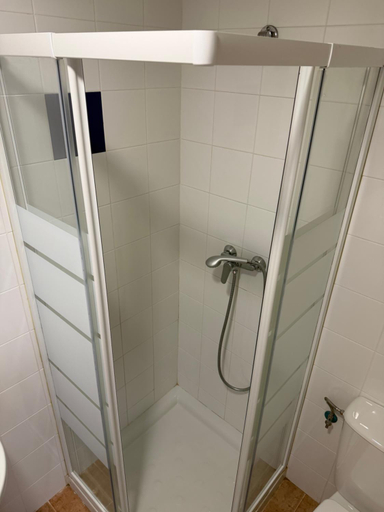 Bathroom 2, Albergue Valmadrid, Zaragoza