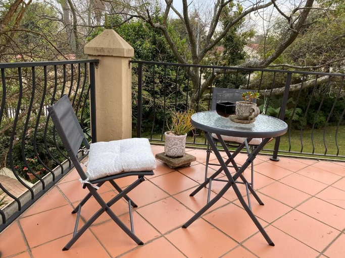 Others 4, Tuscan Rose, City of Johannesburg
