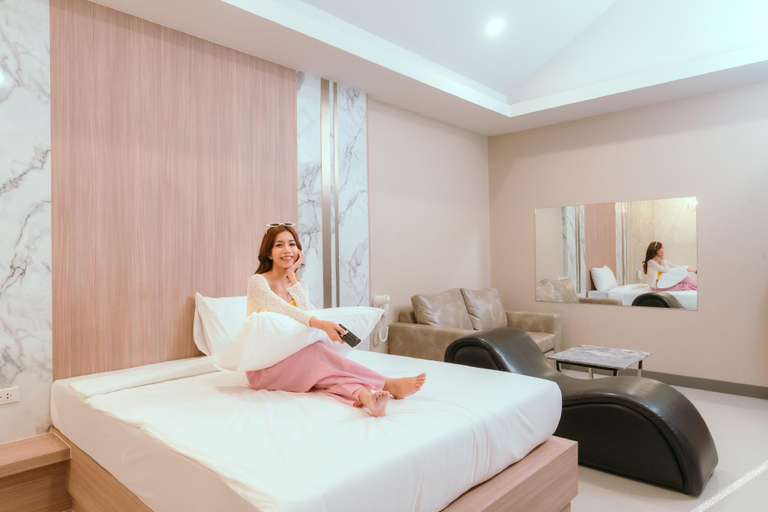 Bedroom 2, HotelNaifun, Muang Chon Buri
