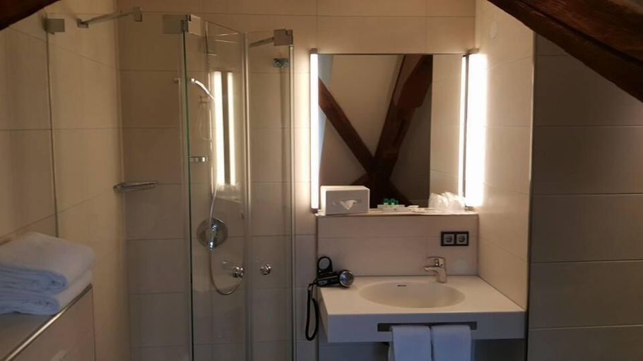 Bathroom 4, Hotel Jägerhaus Esslingen, Esslingen