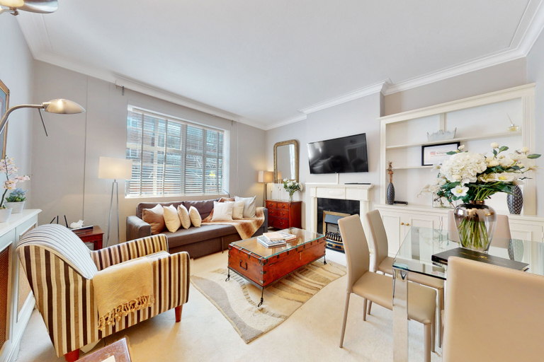 Others 5, Stay In Mayfair, London