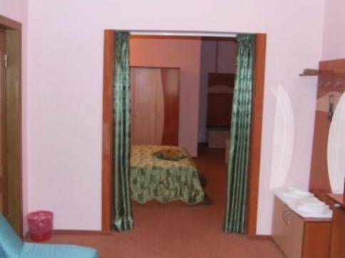Others 4, Amphitryon Hotel, Municipiul Bucuresti