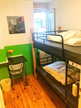 Others 4, Backpackers Duesseldorf, Düsseldorf