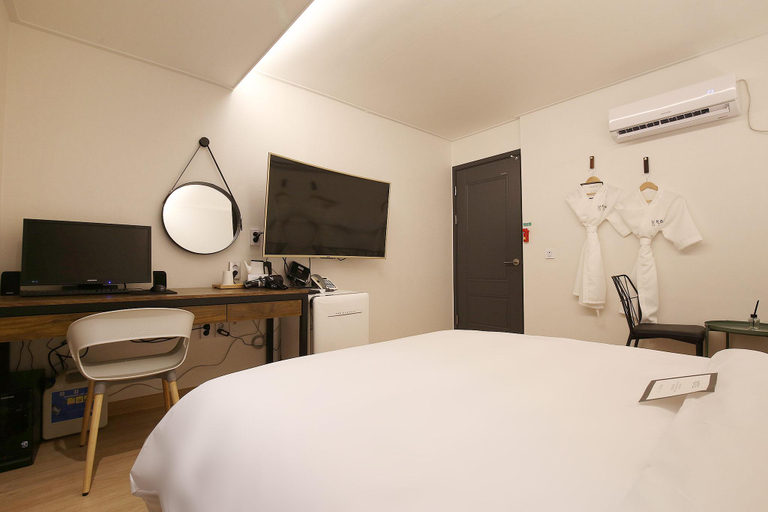 Bedroom 5, Urban Stay Hotel, Cheonan