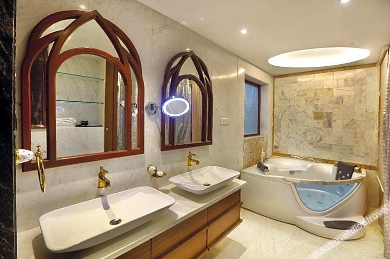 Bathroom 5, Juvana Resort and Spa, Pune