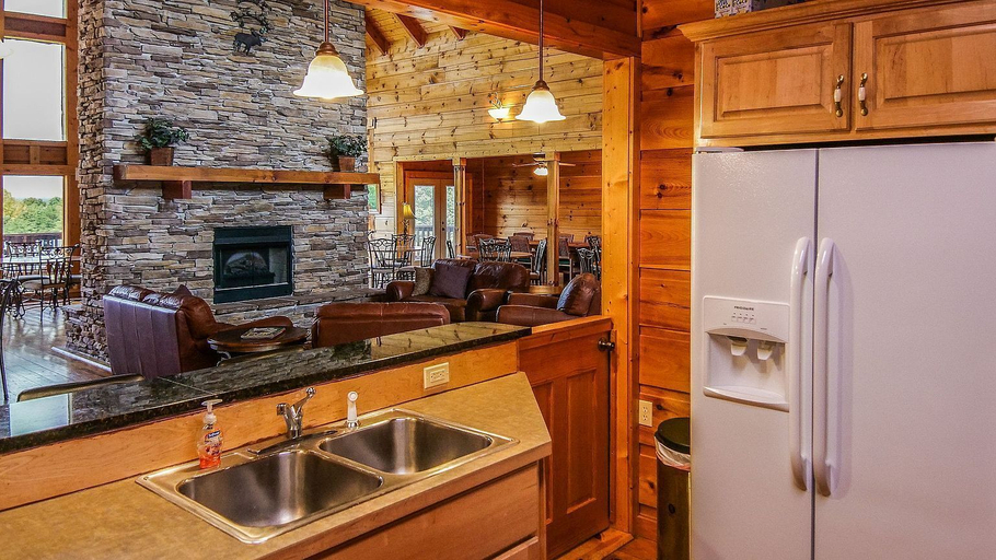 Private kitchen 3, Grandview Experience Lodge, Van Buren