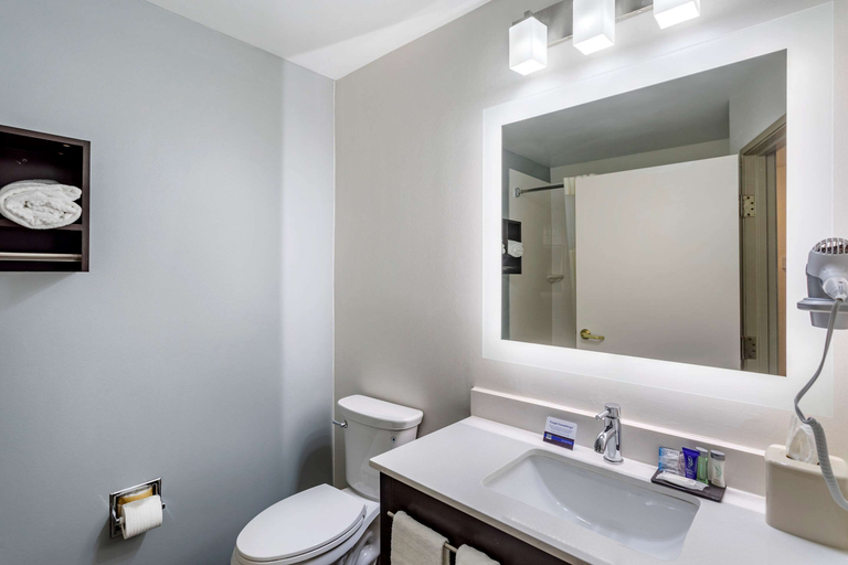 Bathroom 5, MainStay Suites Lebanon - Nashville Area, Wilson
