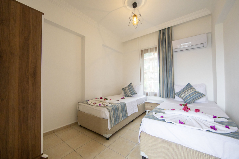 Bedroom 2, Portofino Apartments, Ula