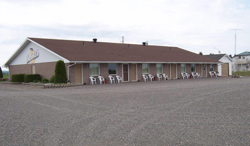 Others 2, Motel Earlton, Timiskaming