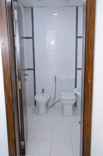 Bathroom 5, Swan Towers, Manama