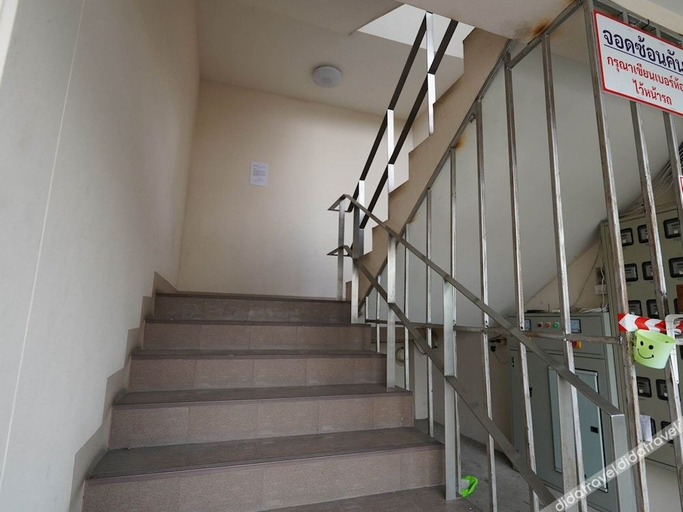 Others 3, RoomQuest Tha Sala, Muang Chiang Mai