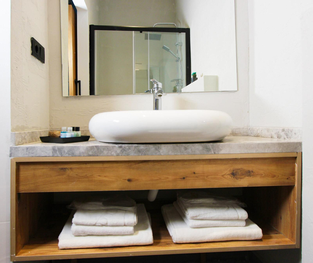 Bathroom, Beşiktaş Konuk Hotel, Beşiktaş