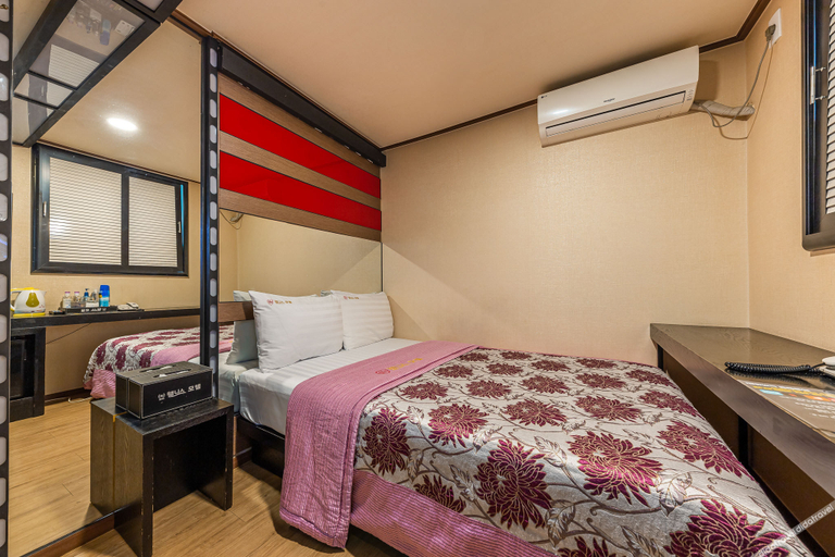 Bedroom 2, Gwangmyeong Wellness, Guro
