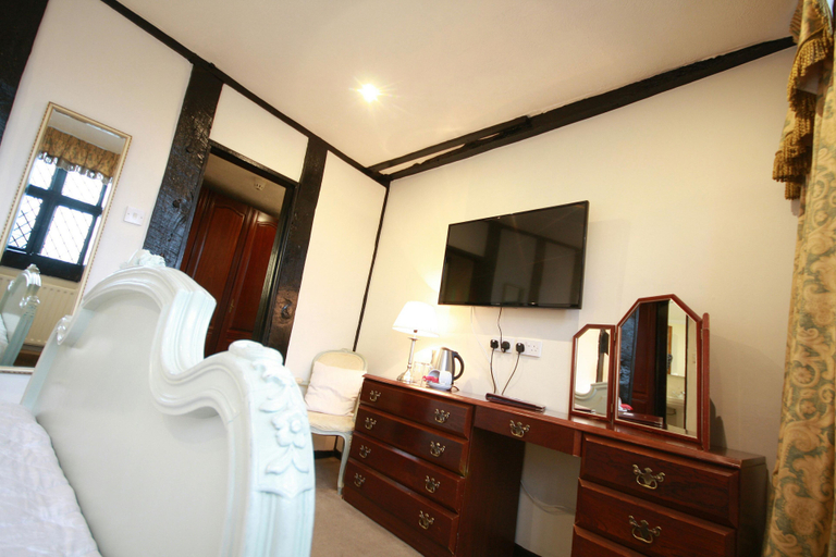 Bedroom 2, Crown Hotel, Cheshire East