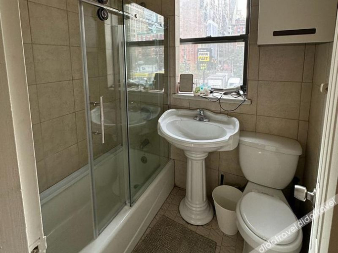 Bathroom 3, Hudson Yard HK, New York