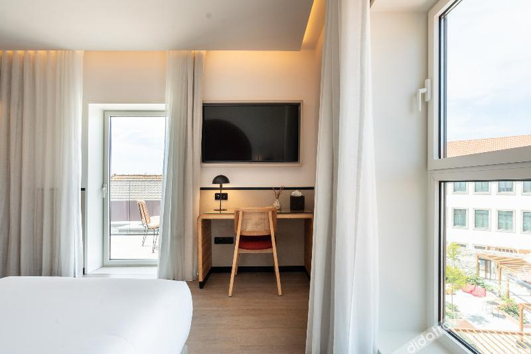 Bedroom 3, The Editory Garden Baixa Hotel, Porto