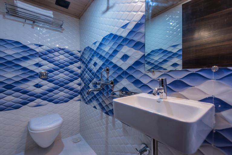 Bathroom 3, Hotel Atlas Grand, Mumbai Suburban