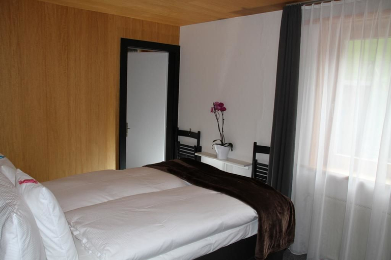 Others 5, Hotel Sonnenhalde, Albula