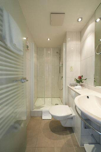 Bathroom 3, Hotel Klughardt, Nürnberg