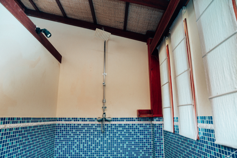 Bathroom 4, Royal Mayura Resort Hotel, Kaeb