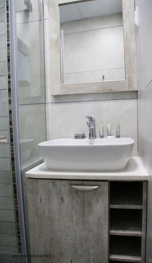 Bathroom 3, King's Gate Hotel Rustenburg, Bojanala