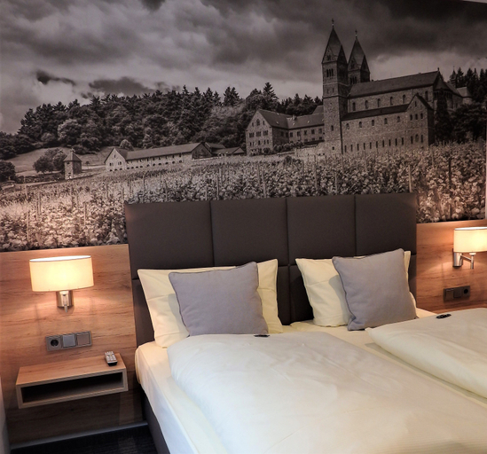 Others 3, Hotel Rose, Rheingau-Taunus-Kreis