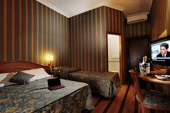 Others 4, Hotel Solis, Rome