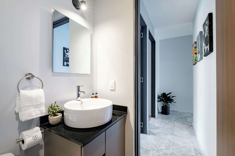 Bathroom 5, Amazing 2BR Apt in Roma Norte - Yoga Room, Mexico City