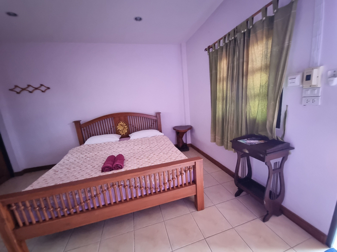 Bedroom 2, Sawasdee Sichang Resort, Koh Si Chang