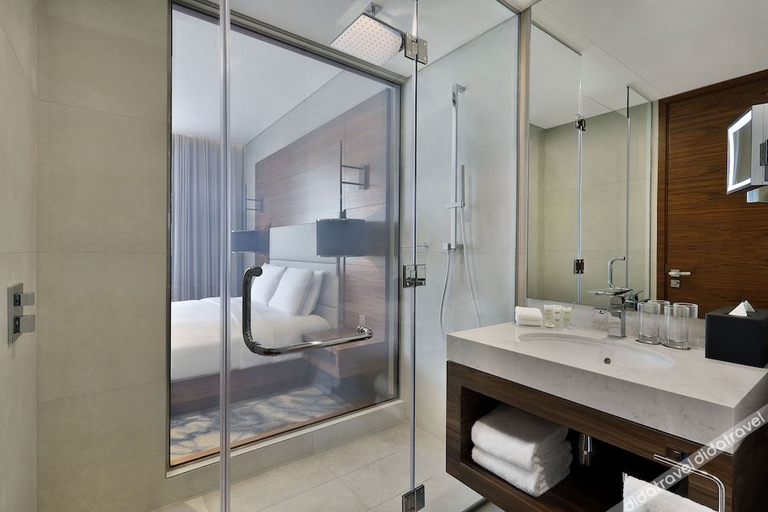 Bathroom 4, Courtyard by Marriott Culture Village, Dubai, Dubai