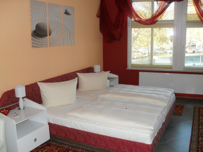 Others 4, Hotel Kaiserhof, Oder-Spree